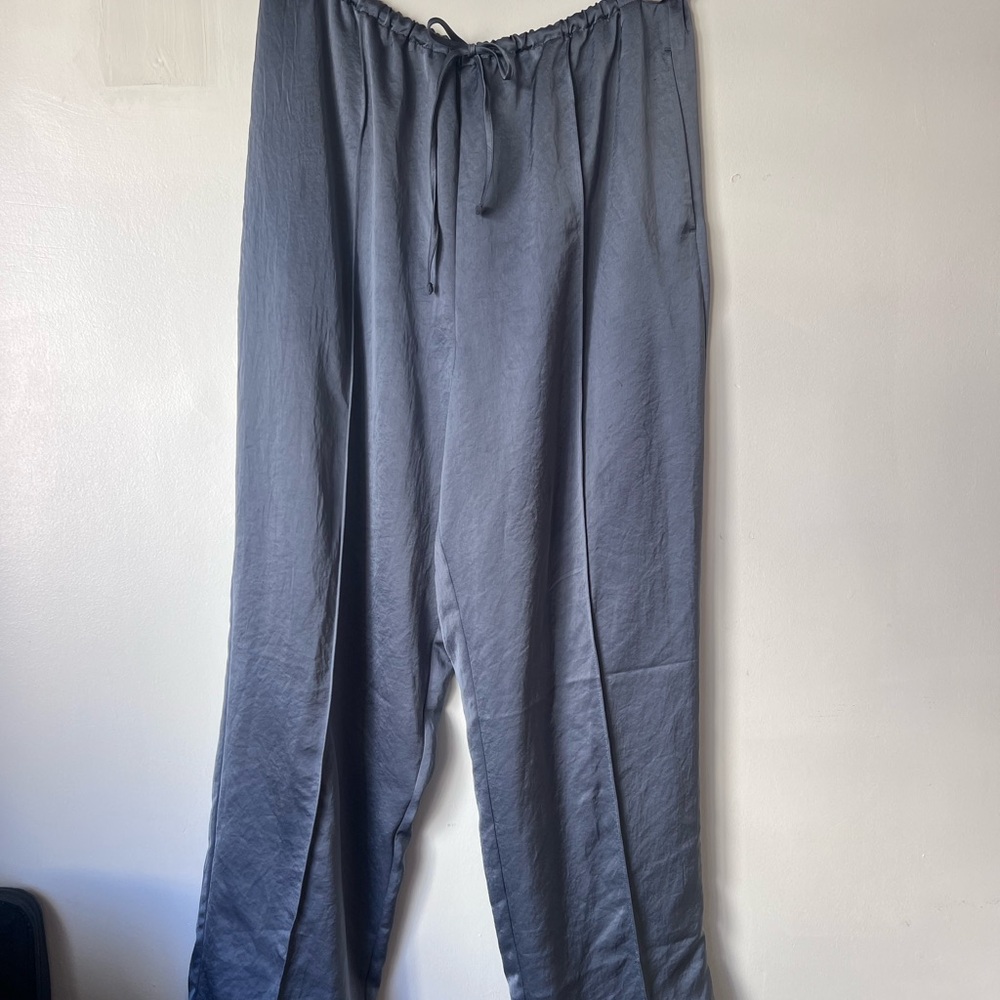 Madewell Women’s wide leg satin pants in Charcoal Blue Size Large